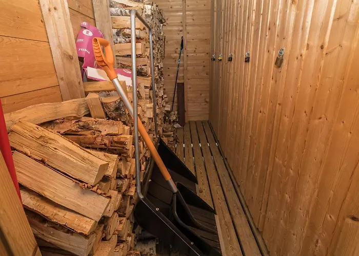 Kinostupa 2a - 18 By Interhome * ルカ